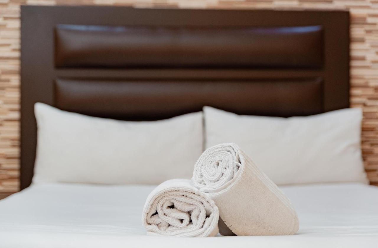 דורבן Bayside Hotel 100 Pixley Kaseme Street מראה חיצוני תמונה