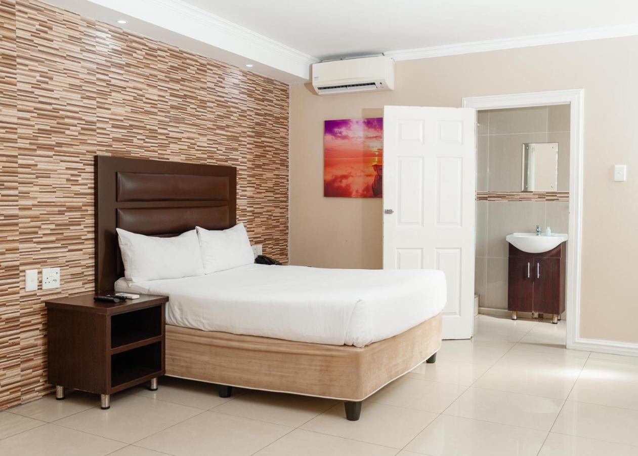 דורבן Bayside Hotel 100 Pixley Kaseme Street מראה חיצוני תמונה