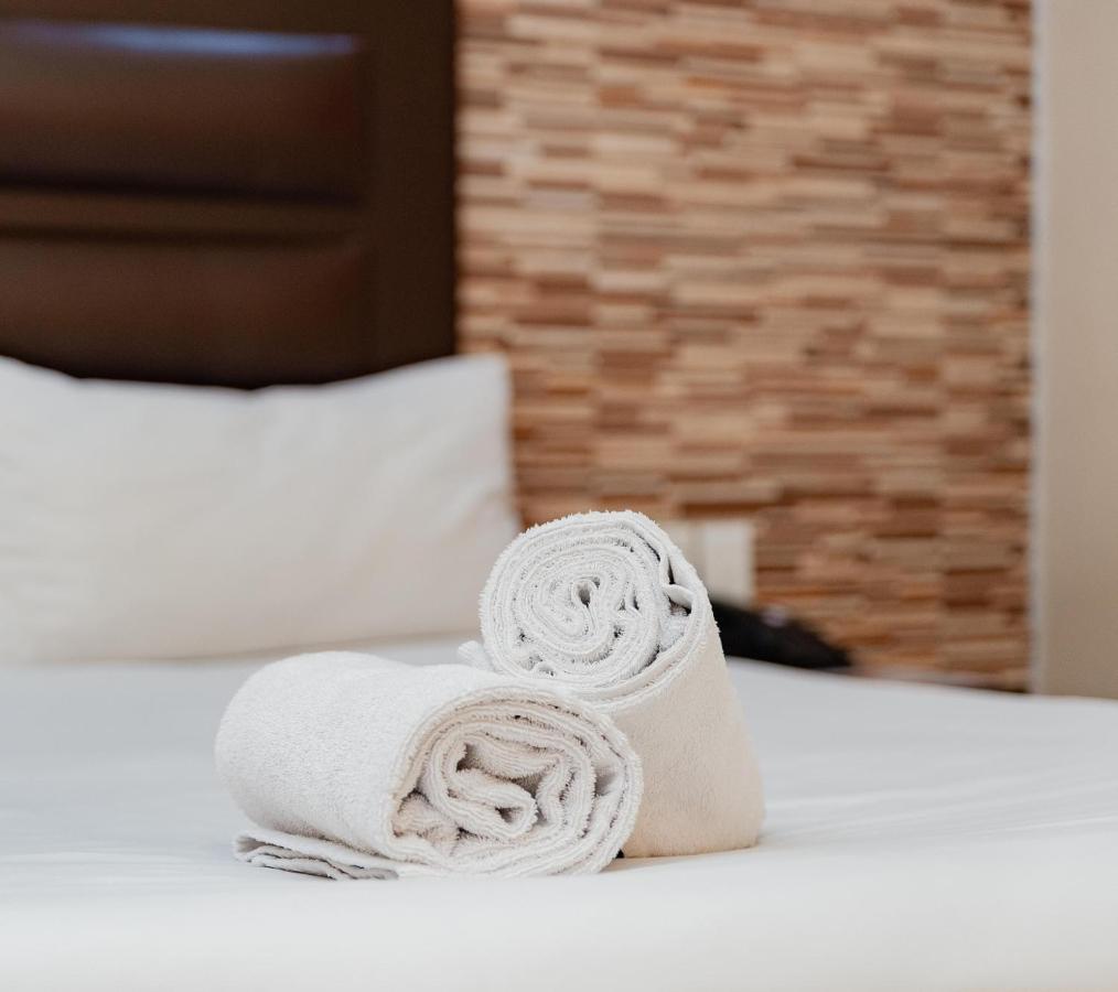 דורבן Bayside Hotel 100 Pixley Kaseme Street מראה חיצוני תמונה